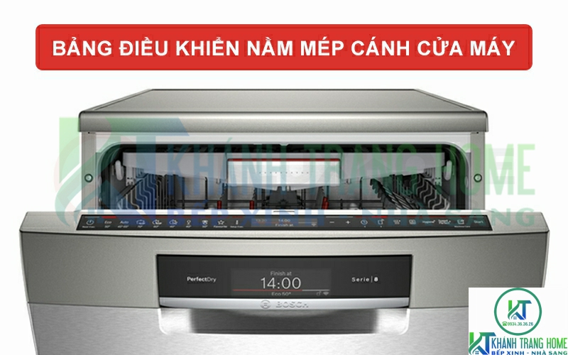 Thiết kế bảng điều khiển máy rửa bát SMS8YCI01E nằm ở mép trên cánh cửa máy - bước cải tiến so với dòng máy cũ.