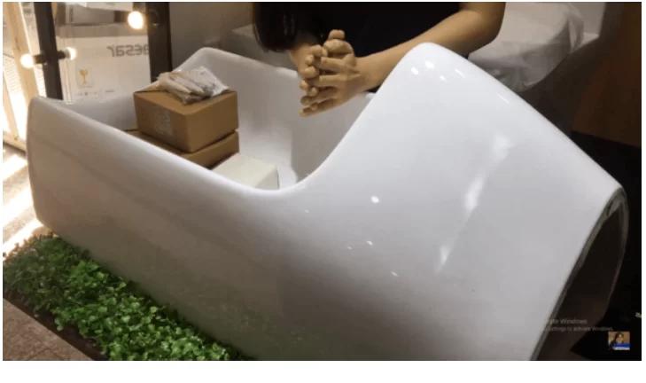 Bồn Tiểu Nam INAX AU-411V Treo Tường Men Chống Bám Bẩn